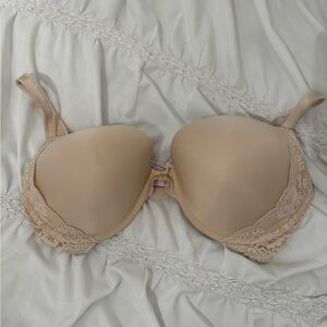 Victoria's Secret Beige Lace Bra (36DD)